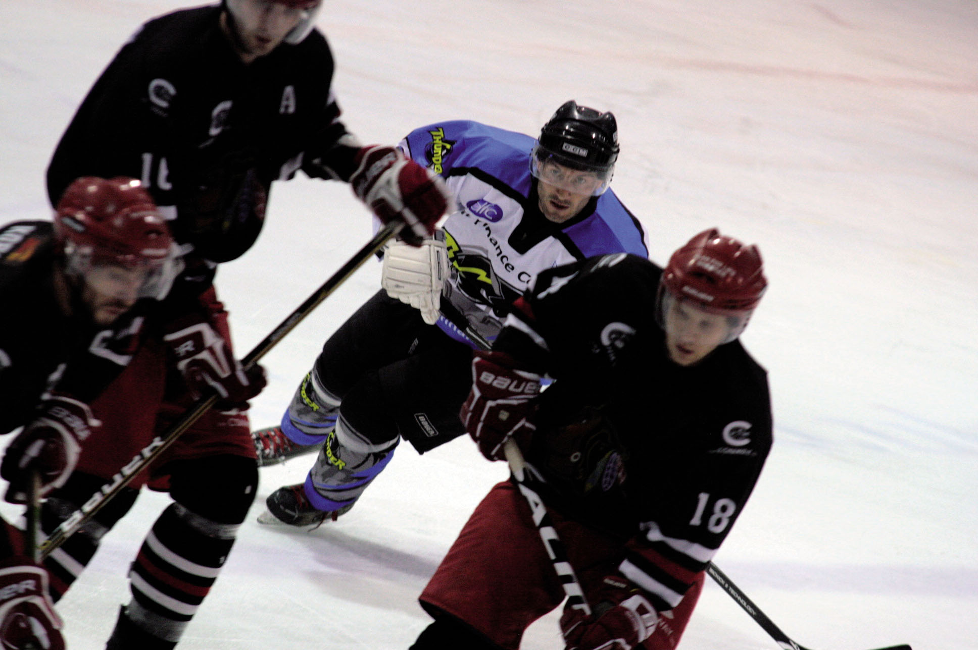 A THUNDER 06 vh.jpg